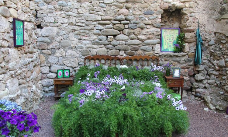 Landscaping IDEAS for Retaining Walls