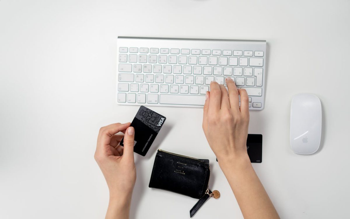 person-shopping-online