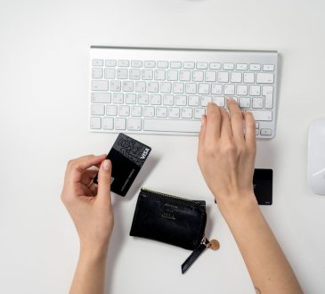 person-shopping-online